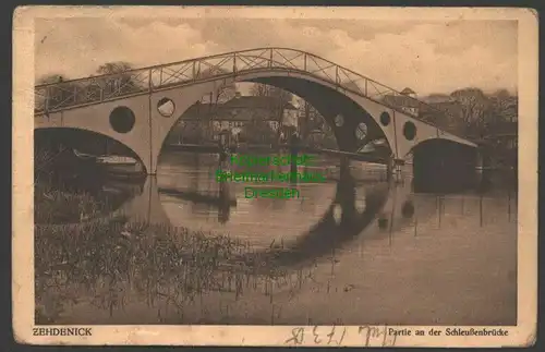 140992 AK Zehdenick Partie an der Schleußenbrücke um 1930