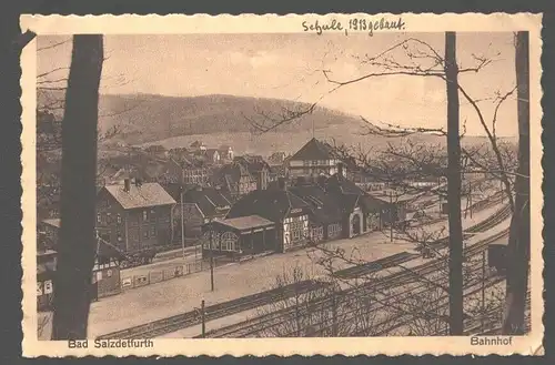 145854 AK Bad Salzdetfurth Schule Bahnhof um 1920