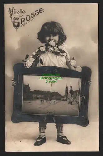 147147 AK Viele Grüße aus Wilsdruff 1906 Kind hält Bild vom Marktplatz