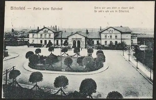 23430 AK Bitterfeld Bahnhof Bahnhofsplatz , gelaufen 1920