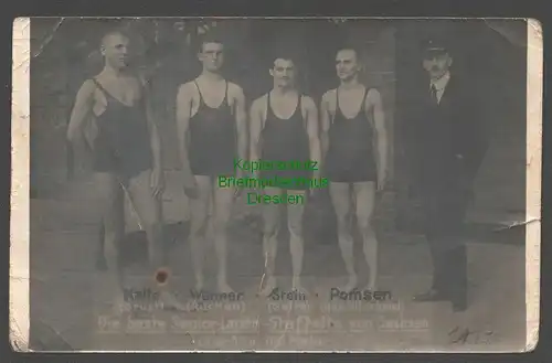 146086 AK Fotokarte Leipzig Sportler Senioren Lagen Stafette Schwimmen  1916