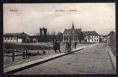 73313 AK Bützow Gymnasium und Turnhalle um 1910