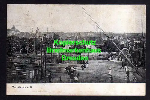 118696 AK Weißenfels am Bahnhof Bahnübergang Brücke 1907