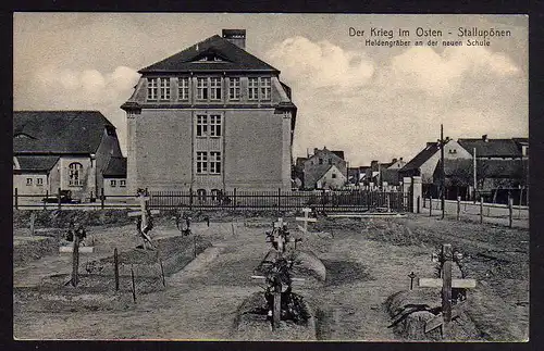 65788 AK Stallupönen Heldengräber a d neuen Schule 1916