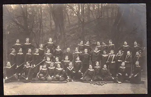 35340 AK Frauenturnverein um 1920 Fotokarte