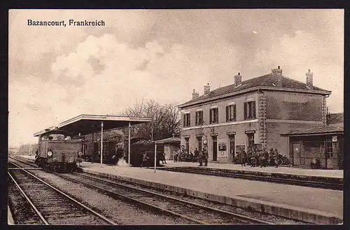 49661 AK Bazancourt Bahnhof Lok Waggon Soldaten ca 1915