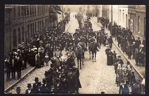 74167 AK Grevesmühlen Umzug Fest ca. 1920