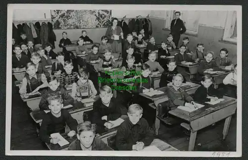 139380 AK Berlin Neukölln Schule Klassenzimmer Unterricht 1951