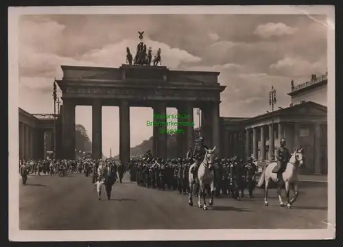 151224 AK Berlin 1942 Einzug der Wache durch das Brandenburger Tor