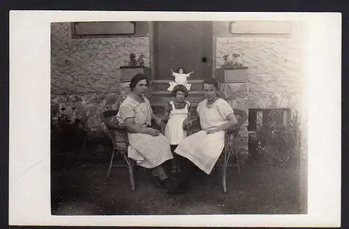 75861 AK Fotokarte Oberlausitz Frau Mädchen Kruse Puppe um 1920