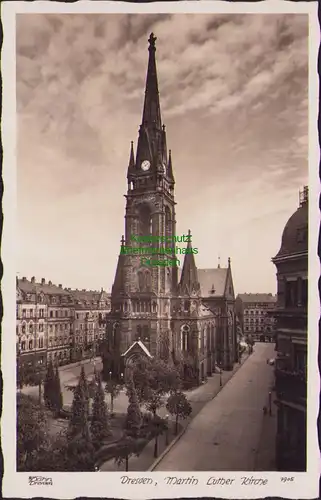 156387 AK Dresden Neustadt Martin Luther Platz und Kirche Hahn Foto 7905 um 1935