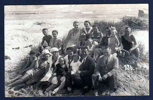 43804 AK Ewershagen Reisegruppe Familie am Strand