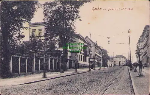 157625 AK Gotha 1908 Friedrich Strasse mit Straßenbahn Gleisen und Oberleitung