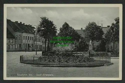 137928 AK Neudamm Nm. AH Platz 1936 mit Denkmal