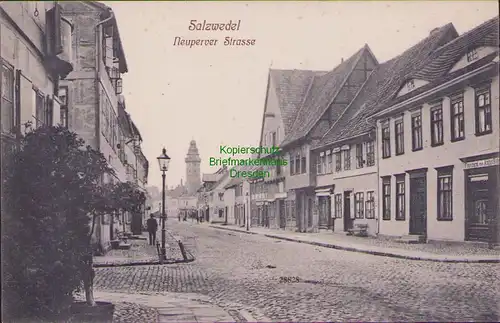 157975 AK Salzwedel 1909 Neuperver Strasse rechts Fleischerei August Beh…