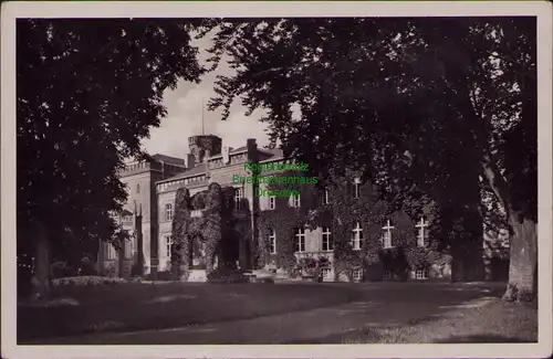 156565 AK Woedtke bei Görke Kr. Greifenberg Pom. Fotokarte Schloss um 1920