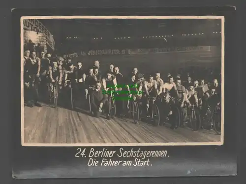 145949 Foto 24. Berliner Sechstagerennen 1930 Fahrer am Start