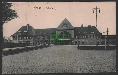 147447 AK Köslin Bahnhof 1922 Straßenseite Bahnhofsplatz