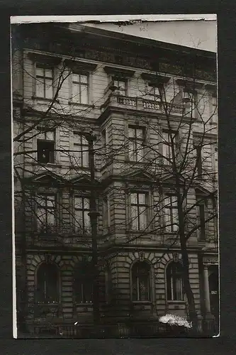 20618 AK Rathenow Fotokarte Wohnhaus gegenüber v. Bahnho 1914