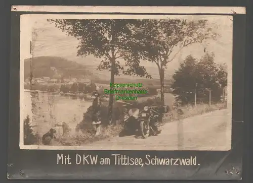 145952 Foto Mit DKW Motorrad am Tittisee Schwarzwald um 1930