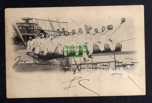 128892 AK Yokohama Japan um 1905 Soldaten auf Schiff Kanone Geschütz