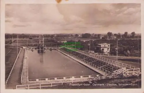 170385 AK Frankfurt Oder 1942 Ostmark Stadion Schwimmbahn Sprungturm Fotokarte