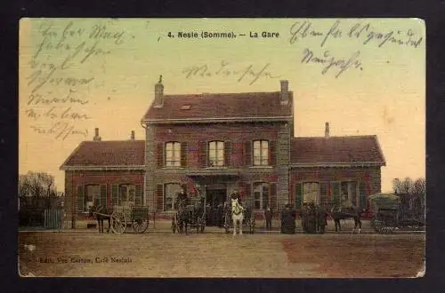 117835 AK Nesle Somme Bahnhof La Gare 1914