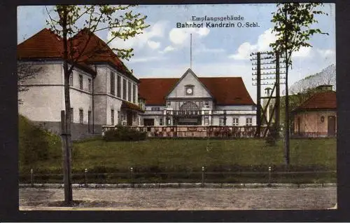 115079 AK Kandrzin O.-Schlesien 1922 Bahnhof Empfangsgebäude Straßenansicht