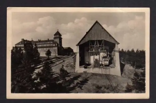 115388 AK Oberwiesenthal Fichtelberghaus mit Schwebebahnstation 1956 Fotokarte