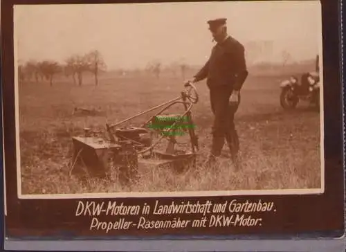 B15718 Fotokarte zur Geschichte von DKW um 1928 Gartenbau Propeller Rasenmäher