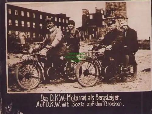 B15707 Fotokarte zur Geschichte von DKW um 1928 Motorrad als Bergsteiger Brocken