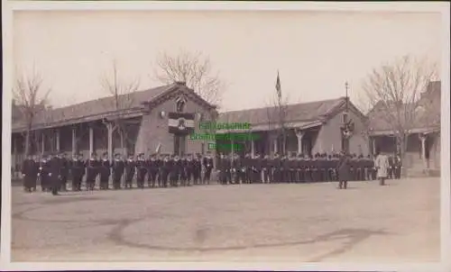 158284 Foto Tsingtau Kiautschou China Kaserne Soldaten Fahne Flagge um 1900 1905