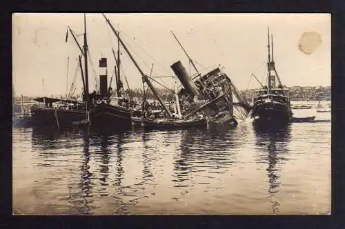 117724 AK Türkei Militärmission Constantinopel gesunkener Dampfer Hafen 1915