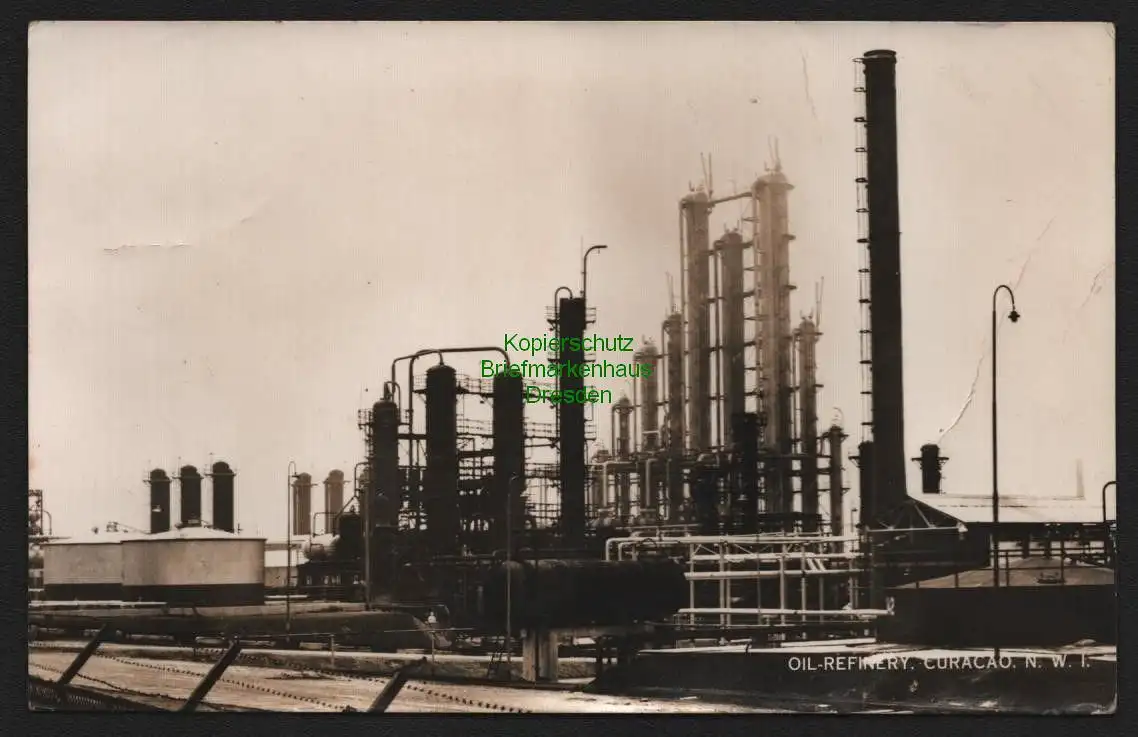 51814 AK Curacao Oil Refinery Ölraffinerie Fotokarte um 1950