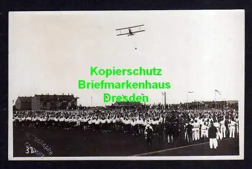 116551 AK Chemnitz Fotokarte Flugtag Flugzug über Menschenmassen 1920er Jahre