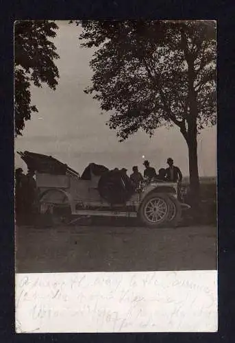 106743 AK Auto original Fotokarte 1910 Panne Radwechsel auf Landstraße Oldtimer