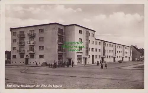 153928 AK Rathenow Neubauten am Platz der Jugend 1952