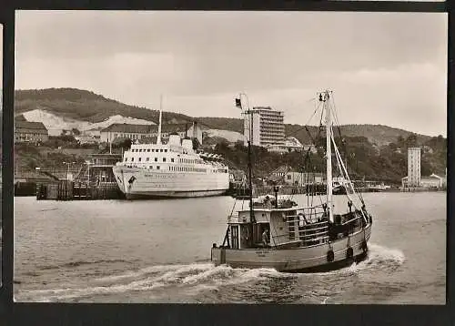 20180 AK Sassnitz Hafen mit Fährschiff Rügen Hotel 1971 Verlag:  Heldge