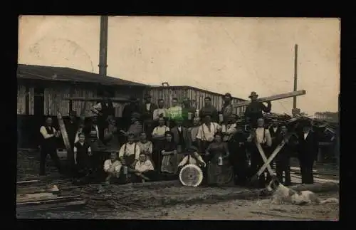 137162 AK Forsthaus Heublatt Fotokarte Sägewerk Arbeiter 1912 Bahnpost Bentschen