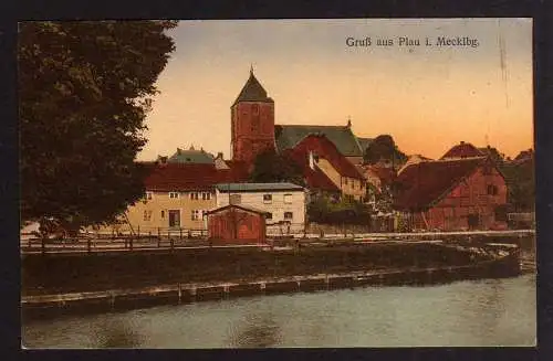 82657 AK Plau Meckl. 1925 mit Kirche Fachwerkhaus  Schuppen