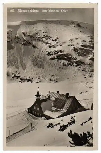 39584 AK Riesengebirge Krummhübel 1928 Fotokarte Am Kleinen Teich Teichbaude