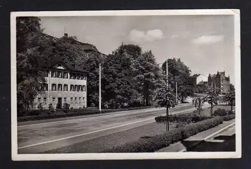 113659 AK Auerbach Vogtland 1940 Straße mit Haus der ... Fotokarte
