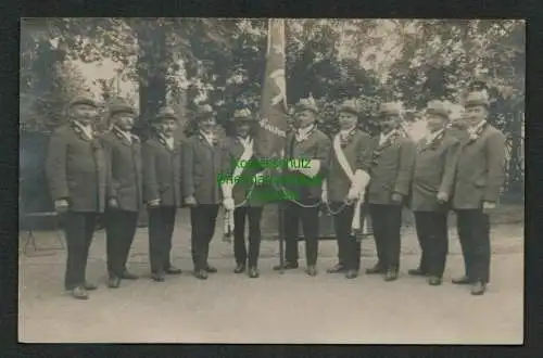 137736 AK Fotokarte Dresden Leuben um 1920 Männer Gesangsverein