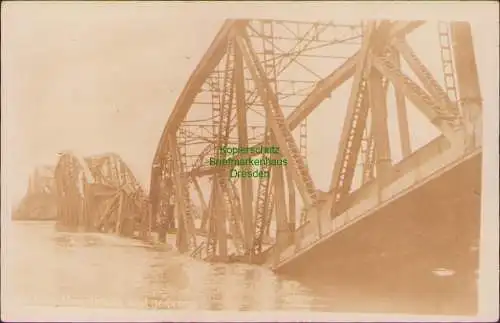 158957 AK Thorn Wpr. 1940 Neue Brücke total gesprengt Fotokarte