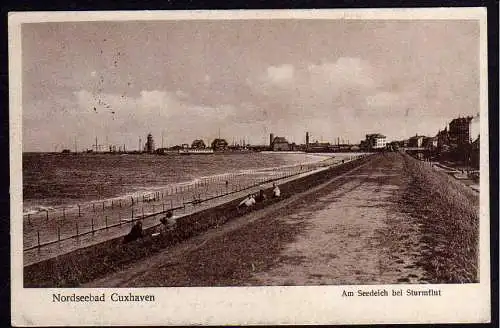 68579 AK Cuxhaven Seedeich bei Sturmflut 1925