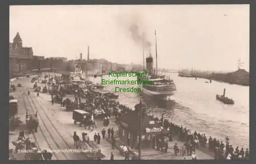 142034 AK Stettin Am Dampfschiffbollwerk ankommender Dampfer um 1930