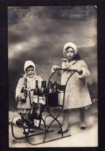 113118 AK Ober Ingelheim 1908 Fotokarte Kinder mit Wein Schlitten Deko