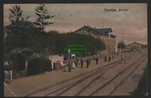 144574 Ansichtskarte Zwenkau Bahnhof Gleisseite um 1915