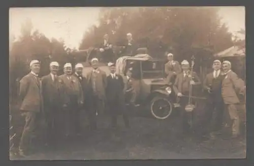 141674 Ansichtskarte Studentika Fotokarte Ausflug um 1920