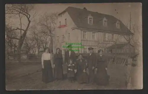 147346 AK Fotokarte Kleincarsdorf Kreischa Quohren Bauernhaus Familie um 1910